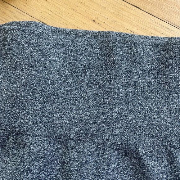 Feathers Gray Leggings Size Small/Medium - Picture 4 of 4